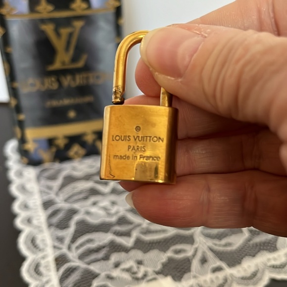 Louis Vuitton Brass Lock. #328 - Picture 5 of 6